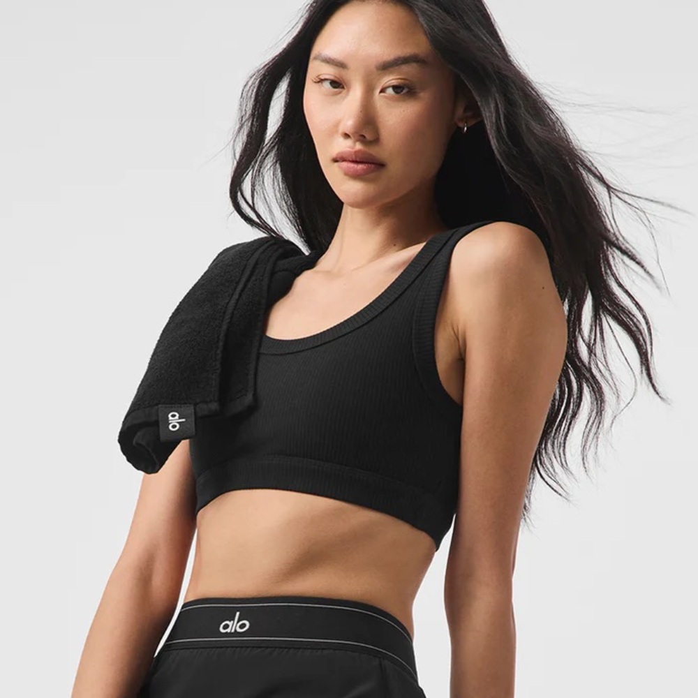 ALO Yoga Wellness Bra in Black size M